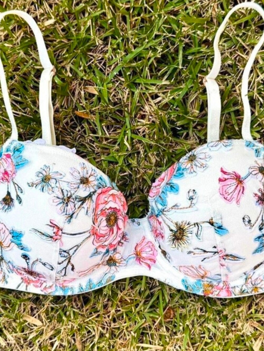 Victoria's Secret Floral Underwire Bra in Cream, Pink and Blue